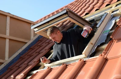 Pose de fenêtres de toit Velux à Langoat